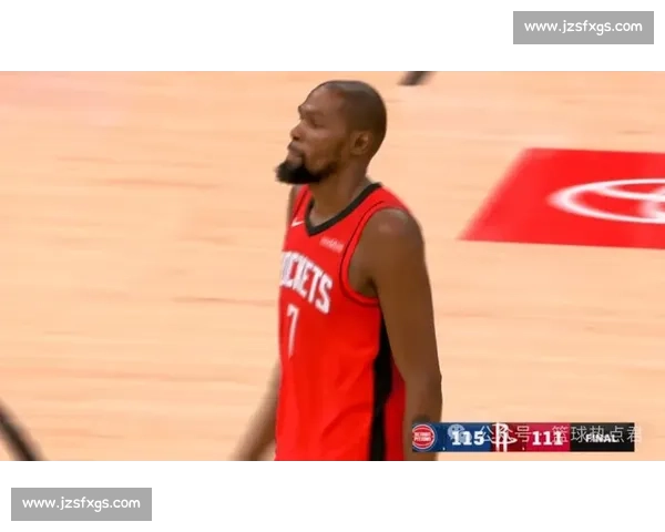 新赛季首驱逐！杜伦肘击阿门头部遭二级恶犯